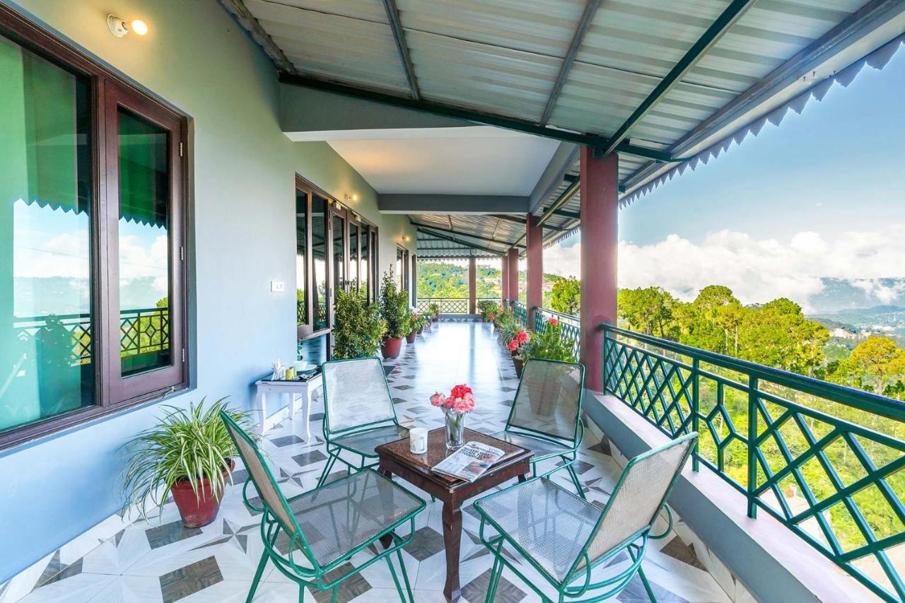Stayvista At Cecil Cottages With Barbeque, Hill View Касаули Екстериор снимка