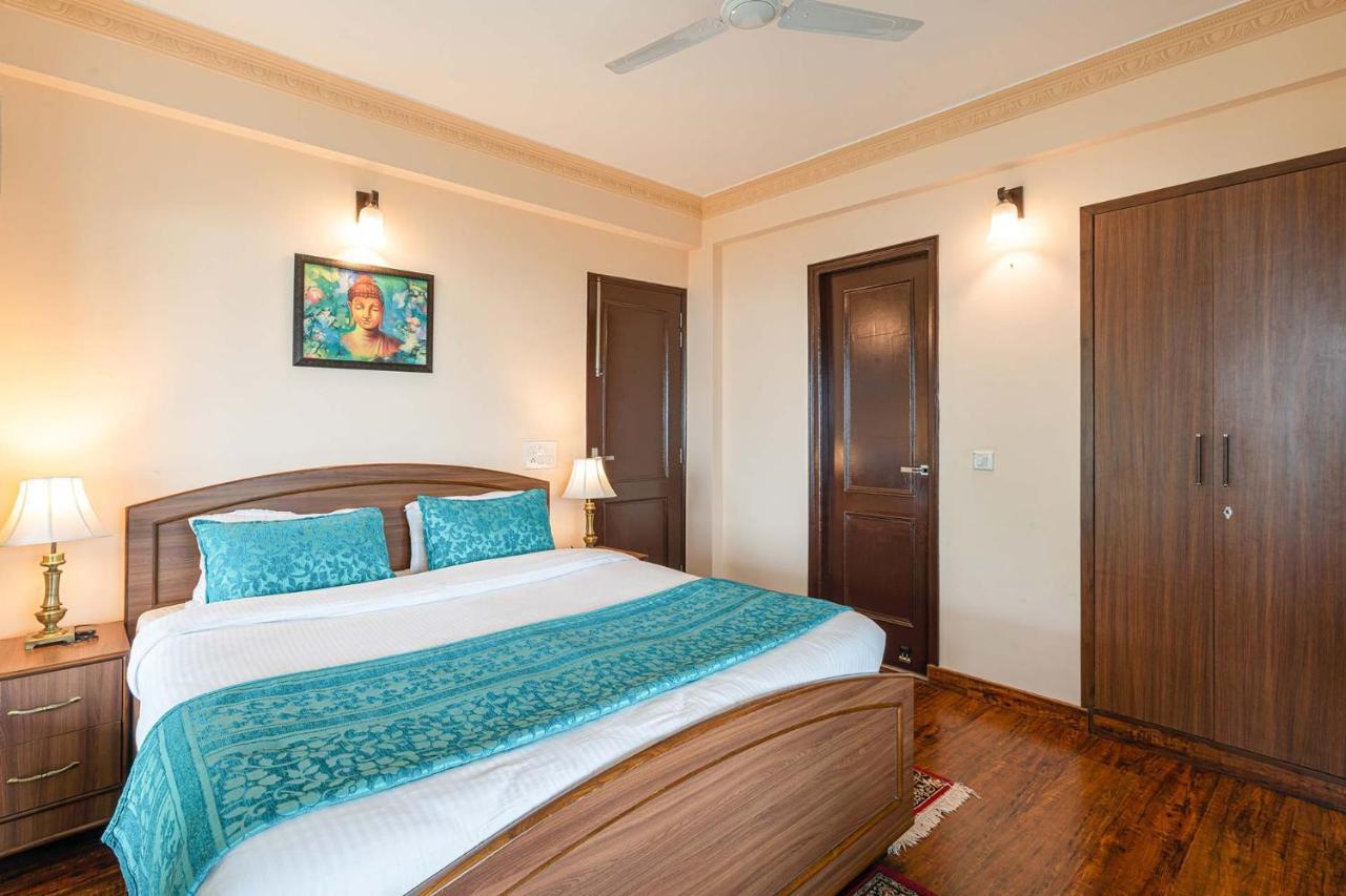Stayvista At Cecil Cottages With Barbeque, Hill View Касаули Екстериор снимка