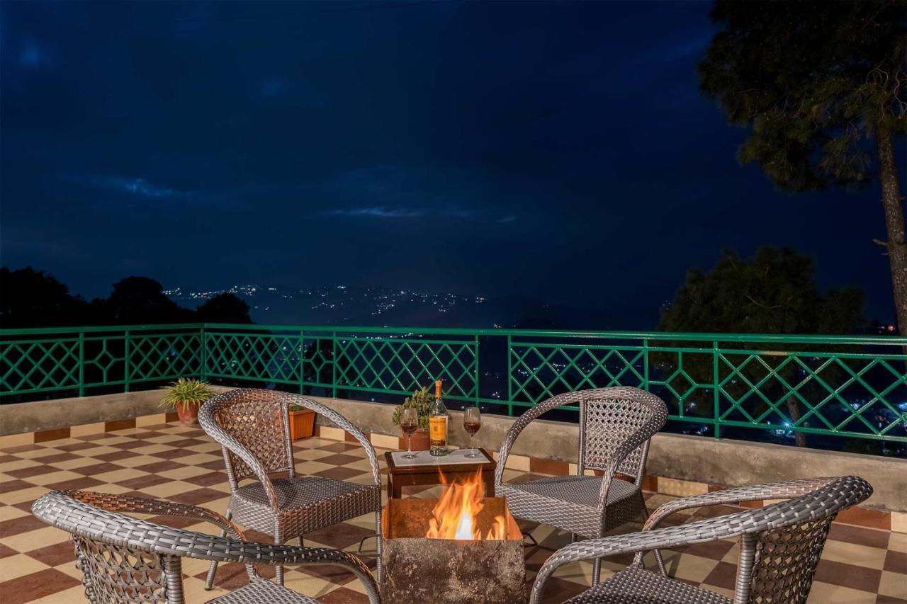 Stayvista At Cecil Cottages With Barbeque, Hill View Касаули Екстериор снимка