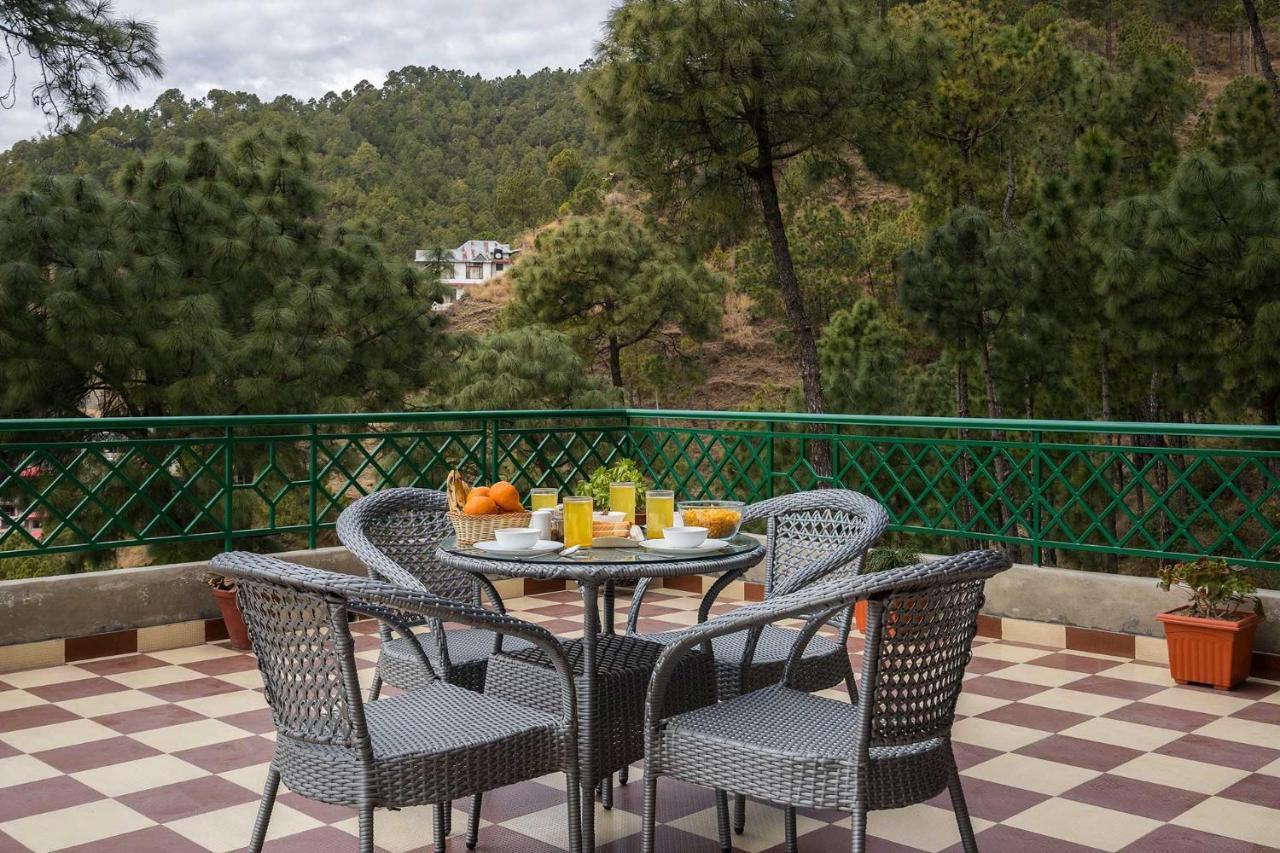 Stayvista At Cecil Cottages With Barbeque, Hill View Касаули Екстериор снимка