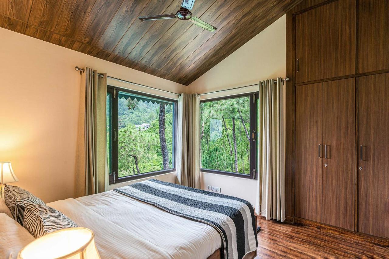 Stayvista At Cecil Cottages With Barbeque, Hill View Касаули Екстериор снимка