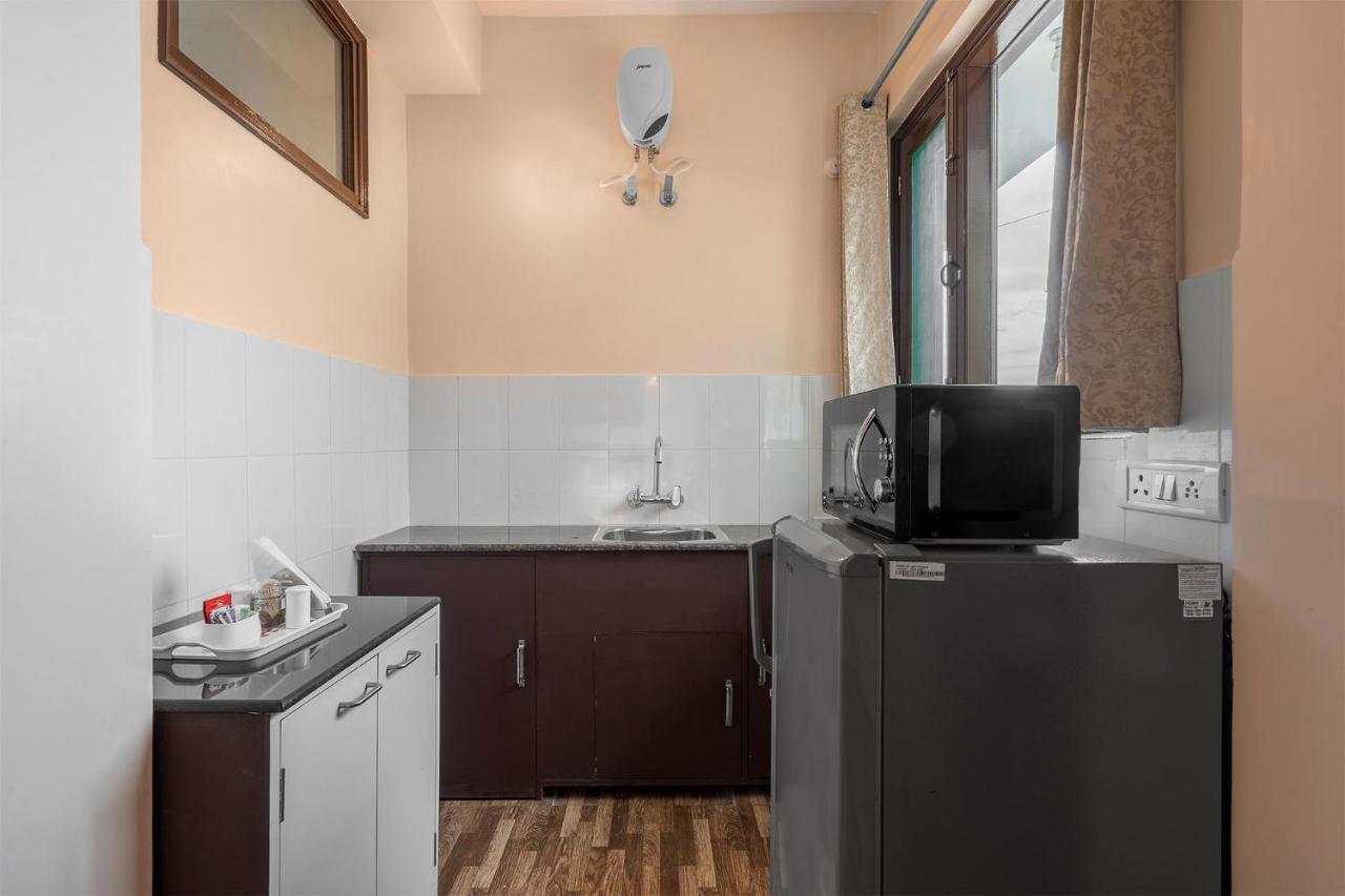 Stayvista At Cecil Cottages With Barbeque, Hill View Касаули Екстериор снимка