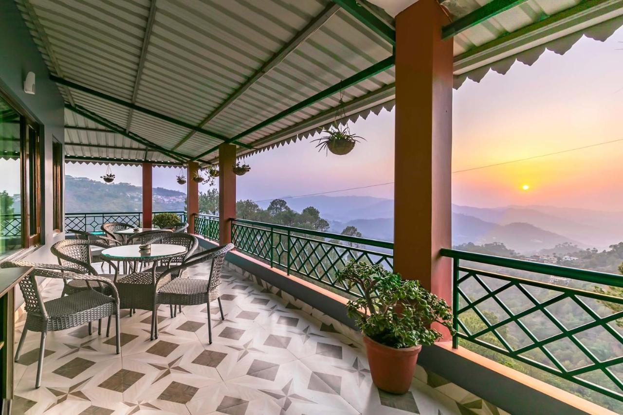 Stayvista At Cecil Cottages With Barbeque, Hill View Касаули Екстериор снимка
