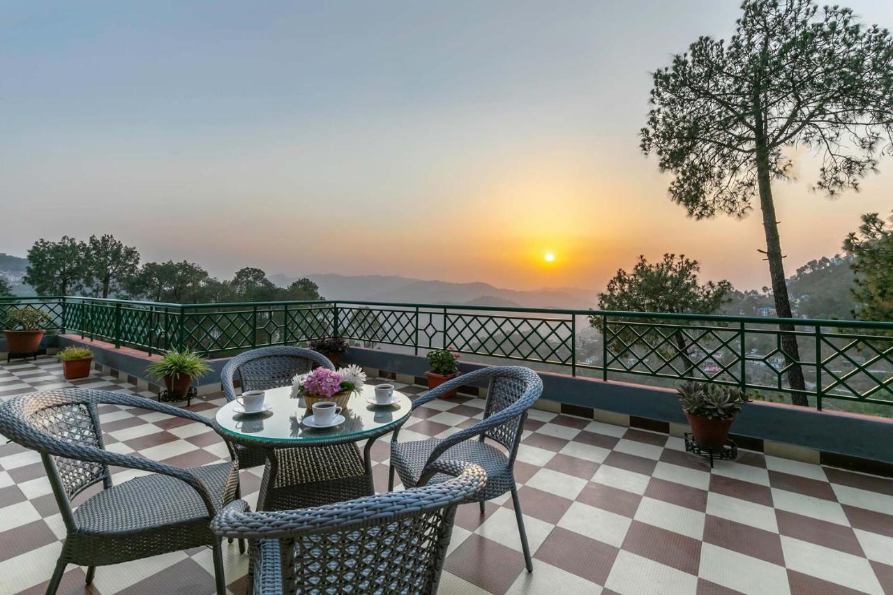 Stayvista At Cecil Cottages With Barbeque, Hill View Касаули Екстериор снимка