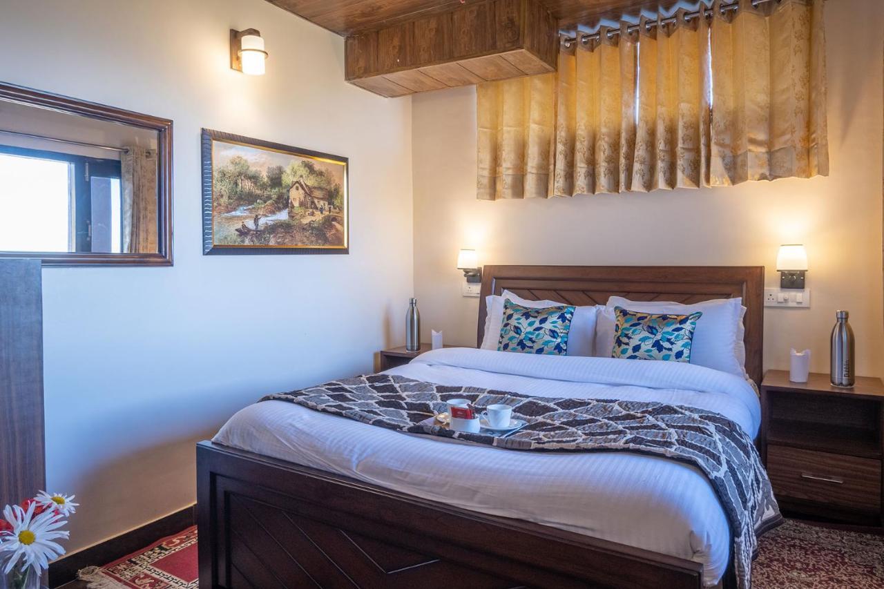 Stayvista At Cecil Cottages With Barbeque, Hill View Касаули Екстериор снимка